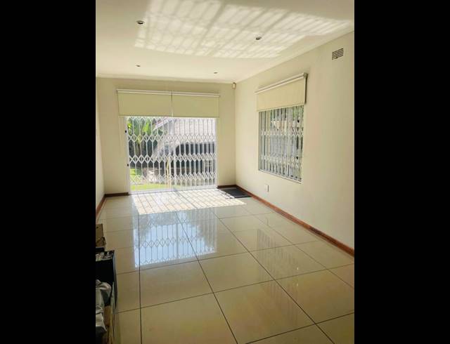 2 BEDROOM PROPERTY TO RENT IN DE WETSHOF